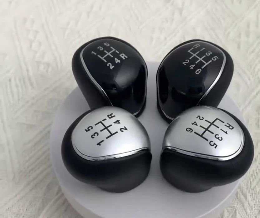 Продавам сребърна топка за скоростен лост за FORD 5-speed