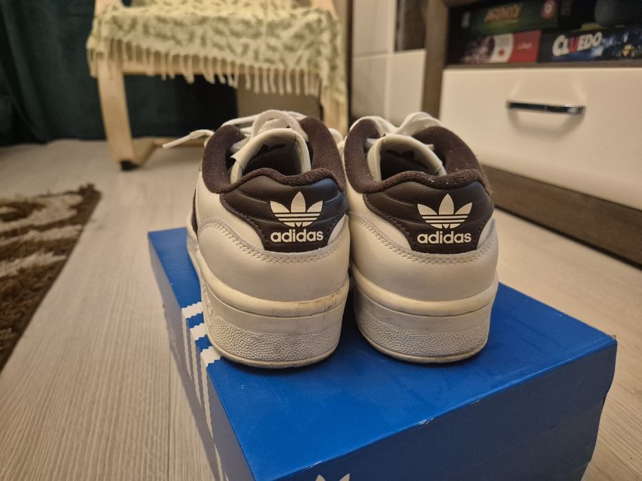 Adidas Rivalry Low 41,5 (8US)