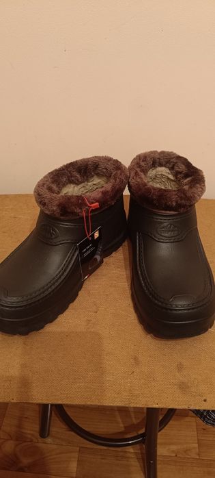 Продам новый зимнии галоша.