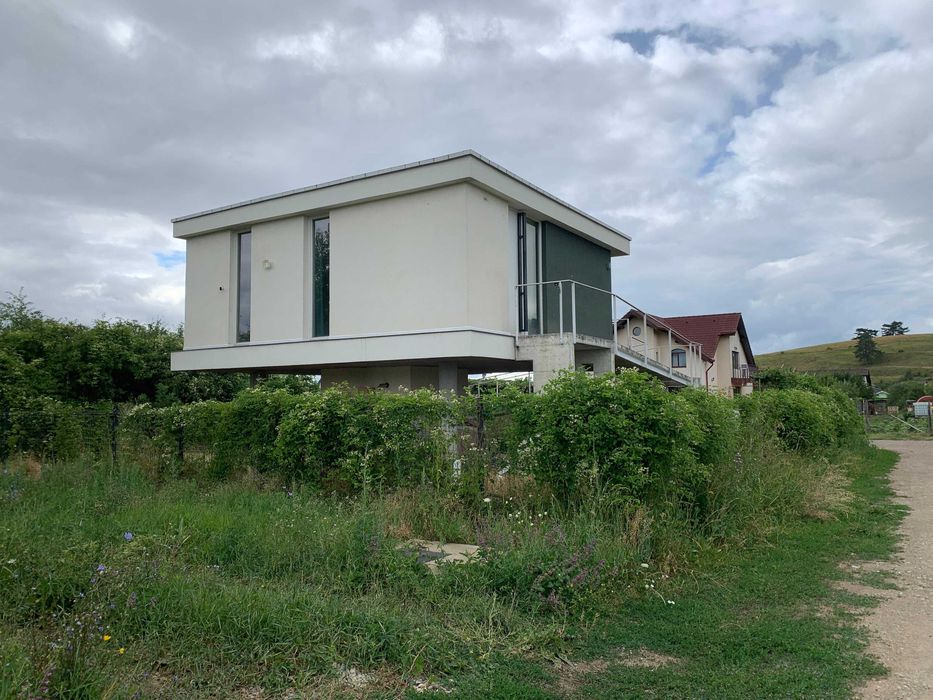 Birou/studio 80mp, gradina 365 mp, Sânpetru, zonă liniștită