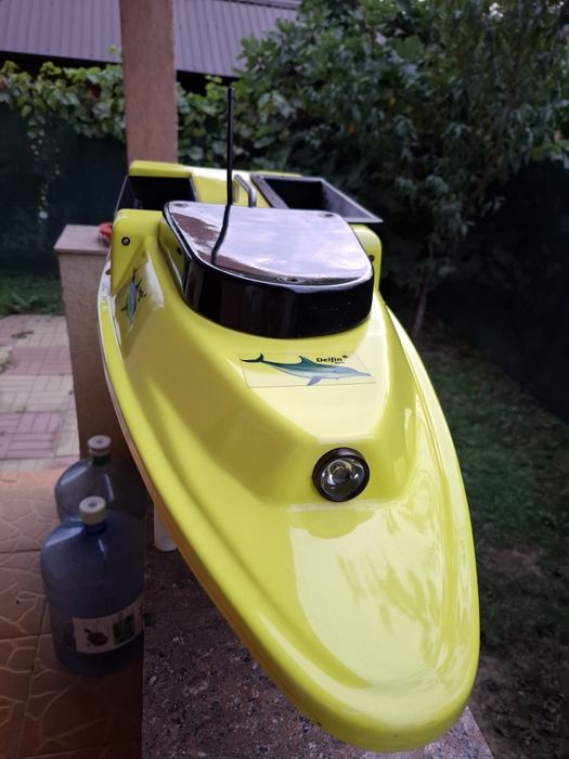 Vaporas navomodel barcuta pescuit