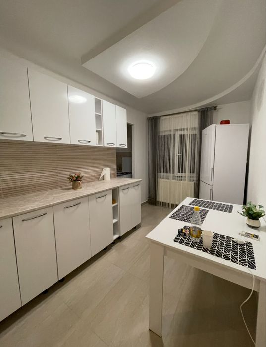 Apartament 3 camere de inchiriat