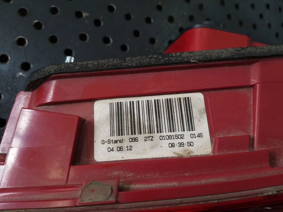 Stop tripla lampa dreapta halogen audi a4 b8 8k 01091502