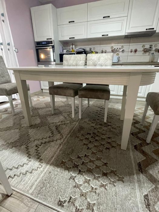 Masă din MDF cu scaune