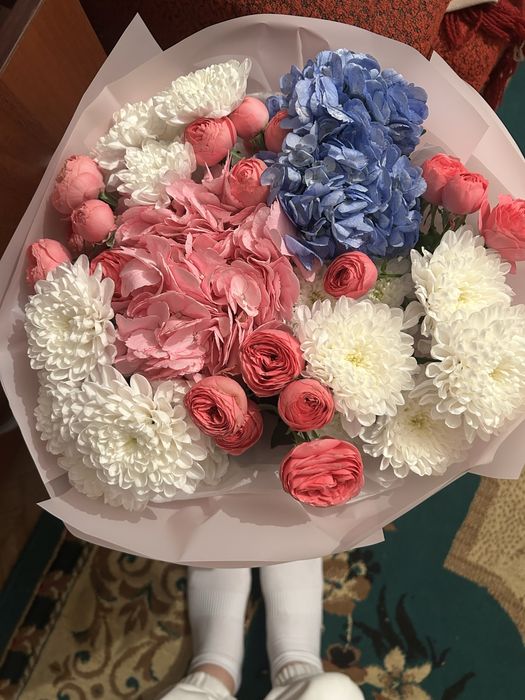 Моно букет.пришел ночью