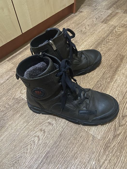 Продам мужские ботинки зимние