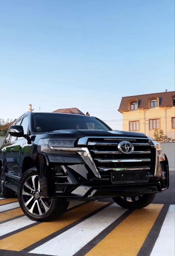 Срочно Toyota 200 рейстайлинг деталлари сотилади