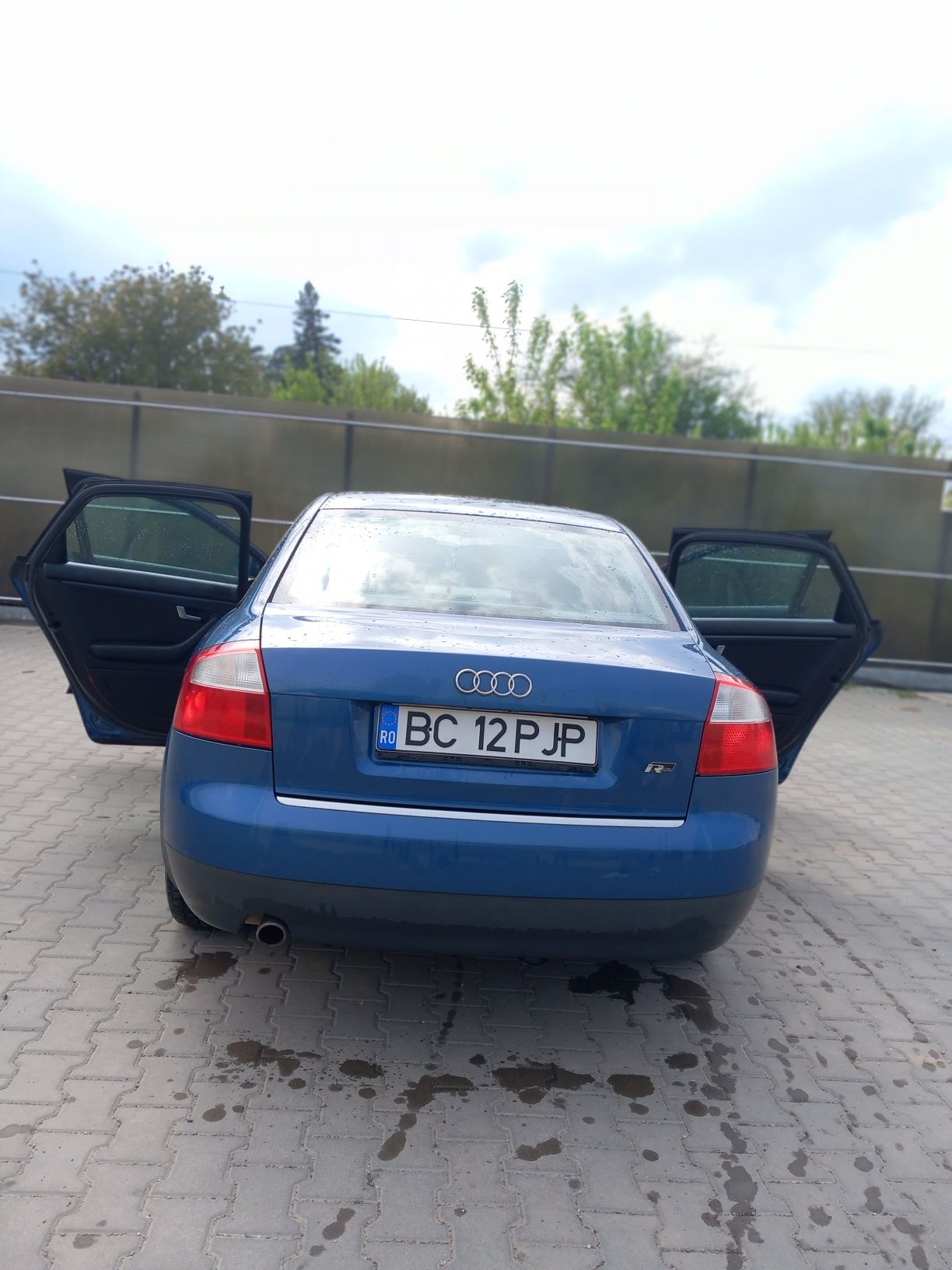 Audi a4 b6.                       ..