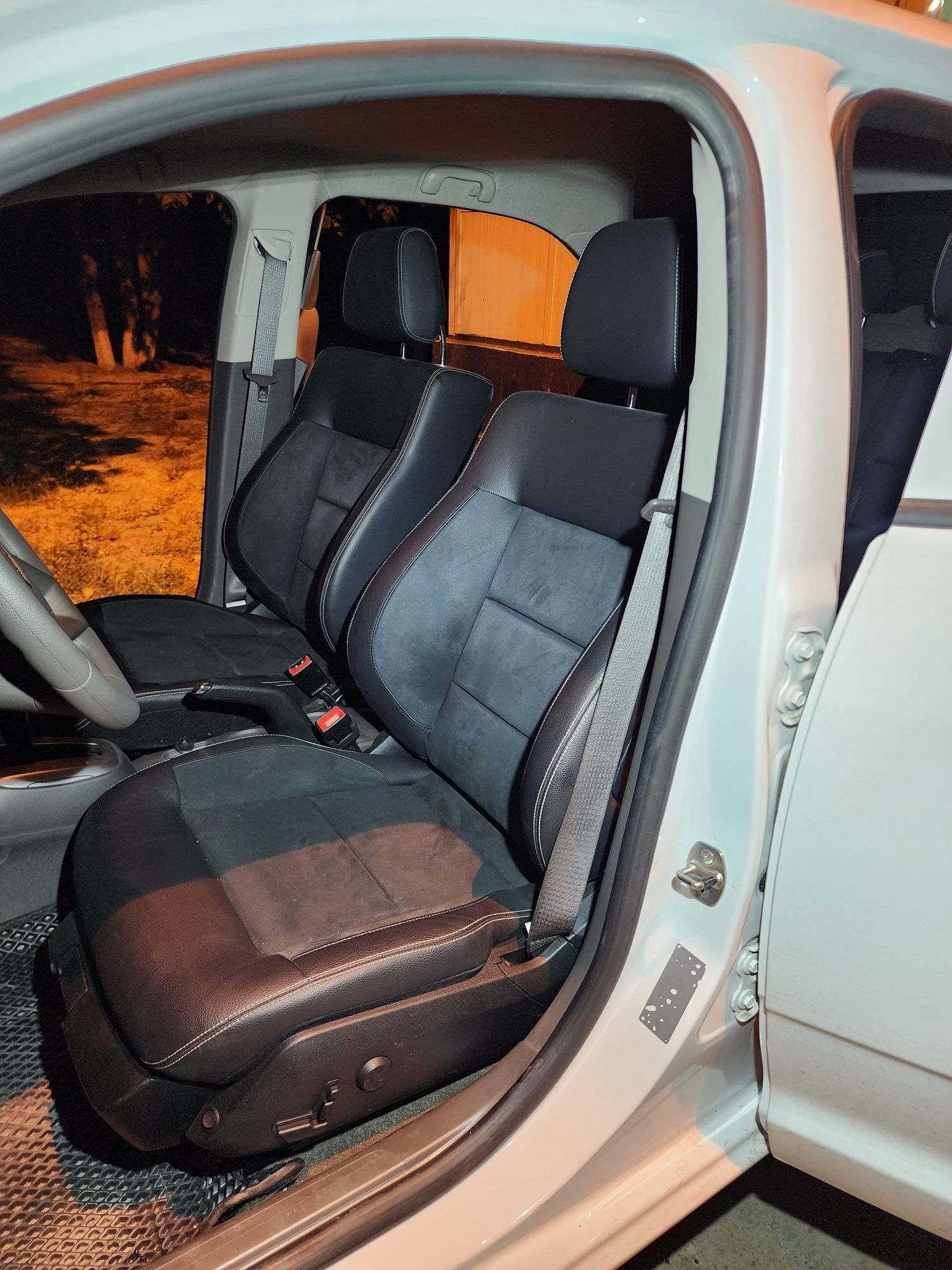 Сиденя от Mercedes W212