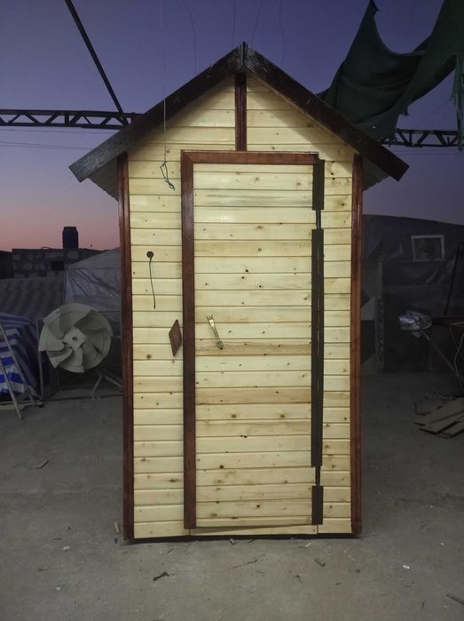 Эксклюзивные туалеты и душ кабины.