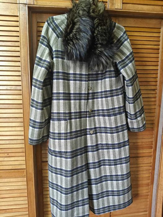 Продам пальто демисезонное из шерсти альпака,  двустороннее