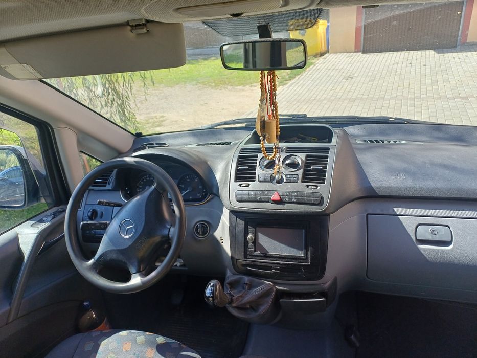 Vând Mercedes vito