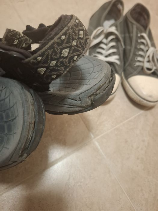 Гуменки и сандали номер 44.5 със забележки