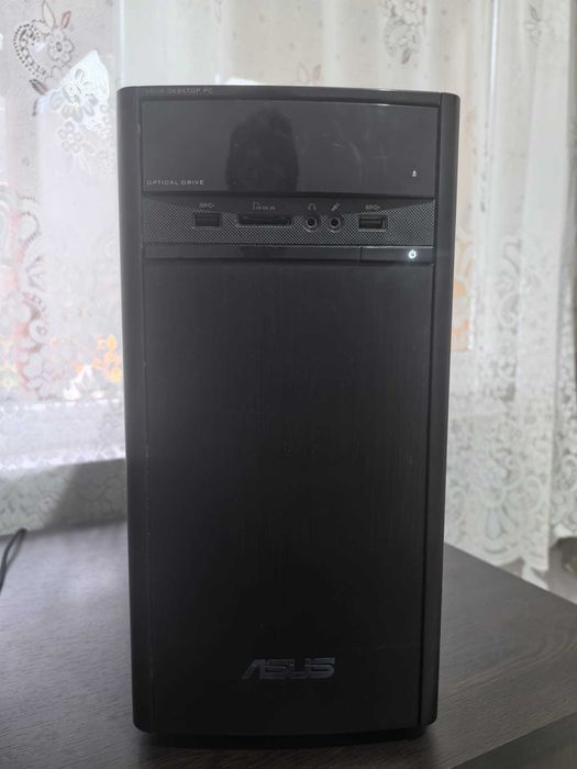Unitate Centrala(PC) ultra-performanta ASUS