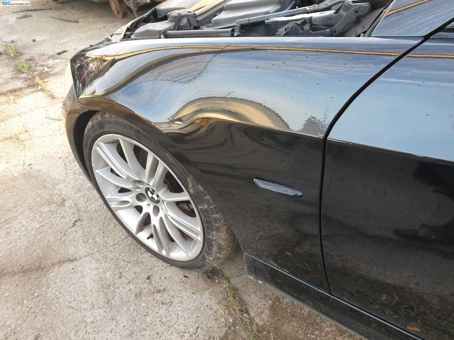 Aripa Stanga Fata cu Inceput de Rugina BMW Seria 3 E90 E91 2004 - 2011 Culoare 475 Black Sapphire Metallic [K1184]