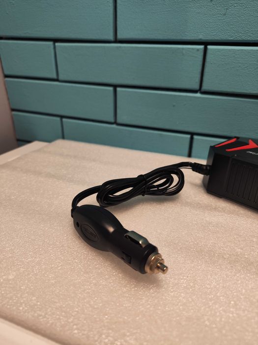 BESTEK инвертор 300W 12V→230V чиста синусоида за автомобил