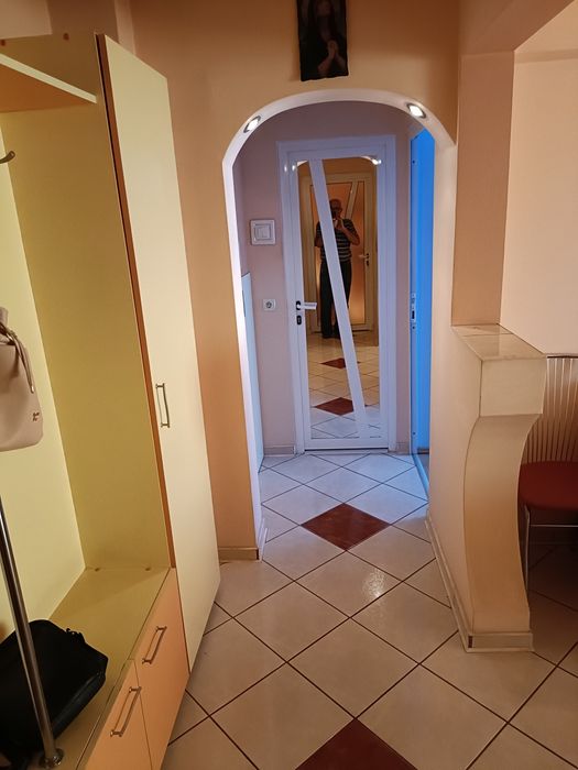 Vând apartament 2 camere decomandat, Republicii Mega Image, stradal.