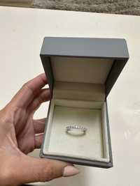 Сребърен пръстен с мойсанит