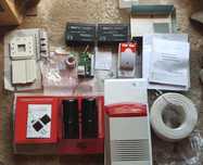 Kit Alarma antiefractie PC585 cu 4 bariere fotoelectrice si accesorii