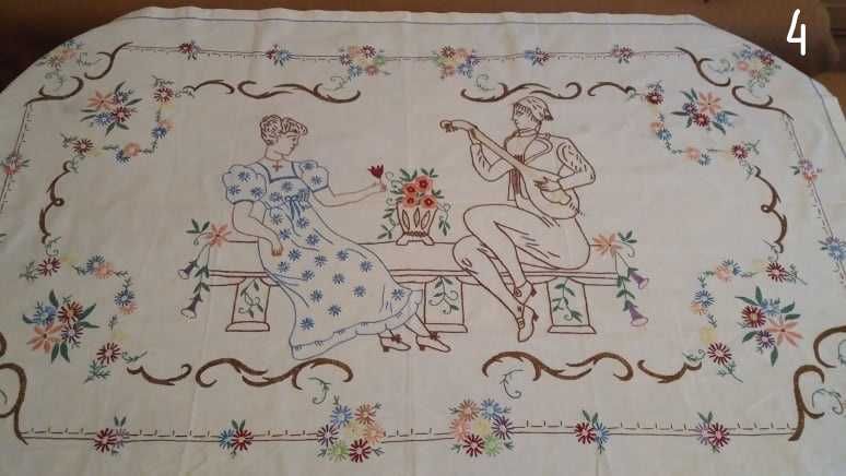 Старинни, ръчно бродирани ковьори за стена, покривка за маса и калъфки