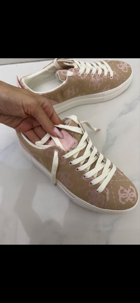 Дамски обувки Guess
