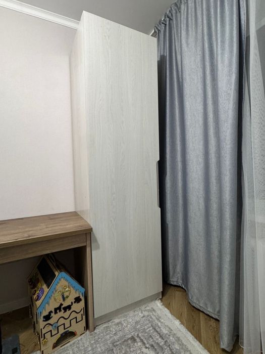 Продам шкаф пенал в отличном состоянии