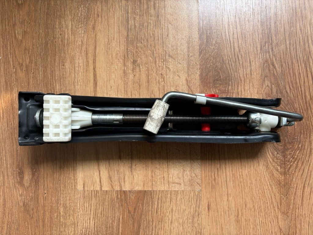 Cric BMW Original
