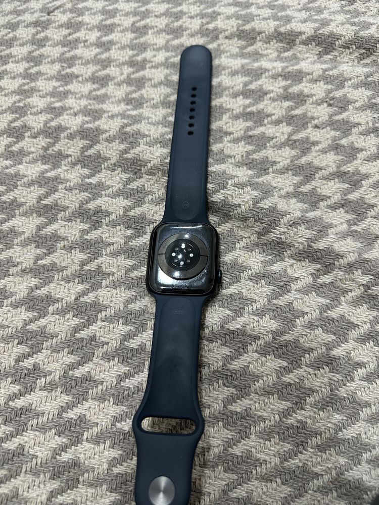 Часы Apple Watch 8
