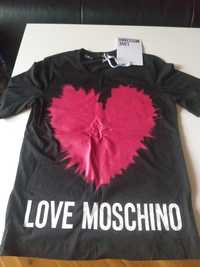 Нова тениска на Love Moschino