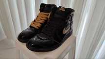 Nike Air Jordan 1 OG Black and Gold 44.5 размер. Като нови!!!