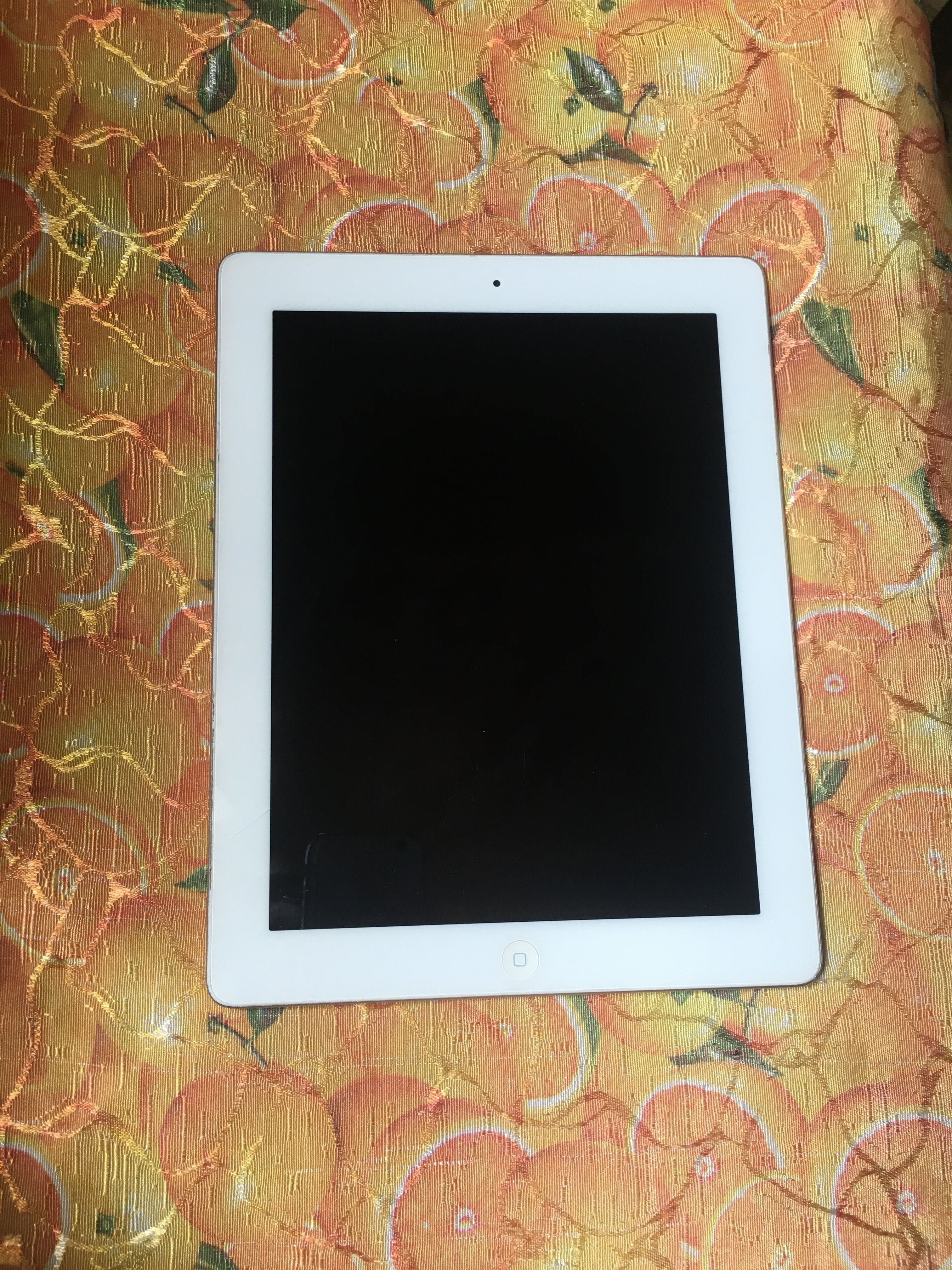 Продавам Apple iPad 4