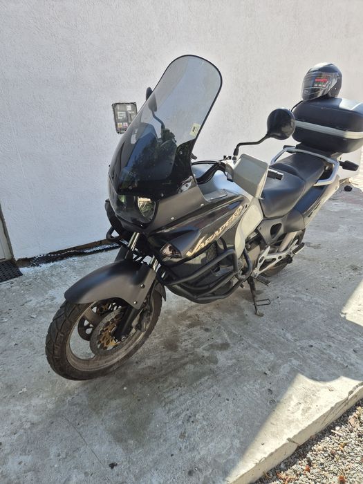 Vând honda motor 1000 adus recent din germania dețin acte carte si tal