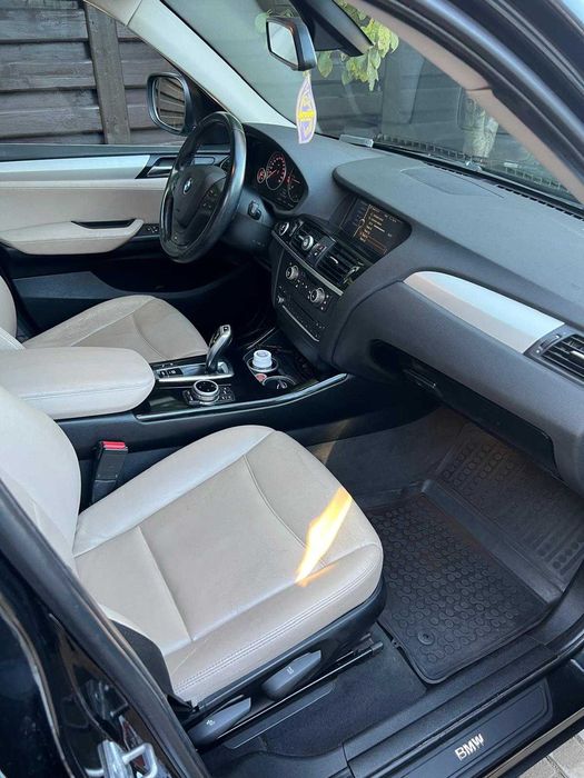 BMW X3 4x4 2.0D X-Drive–Automată-Navigație mare-Piele crem-Panoramic