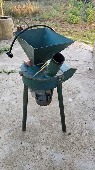 Фружомелка от СОЦА много запазена с мотор 2.2 малофазен мотор уникална