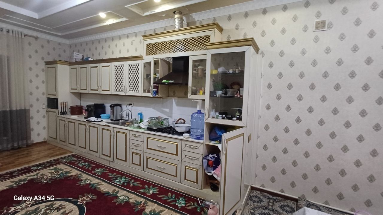Кухня сотилади крашенная