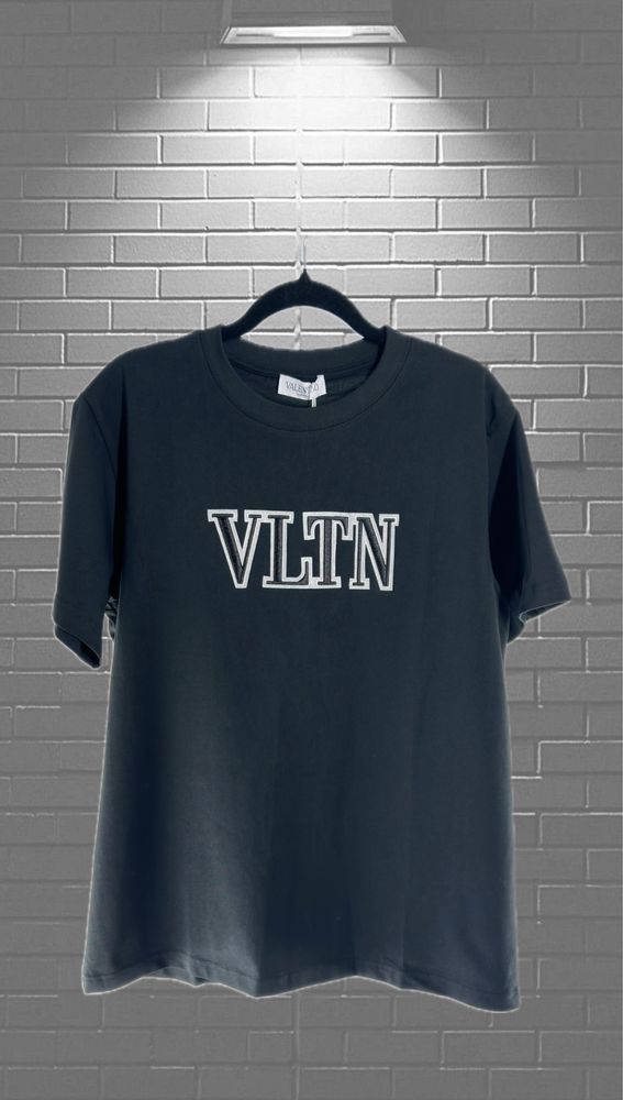 Valentino logo-print t-shirt