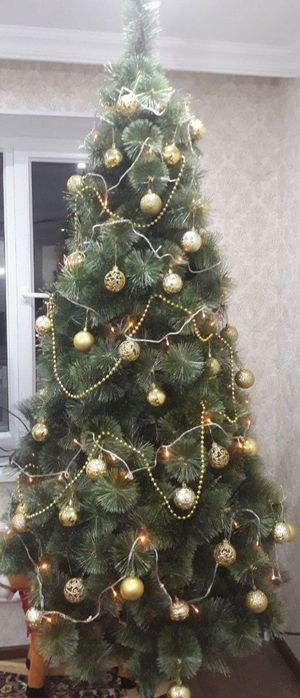 Продаётся Новогодняя ёлка