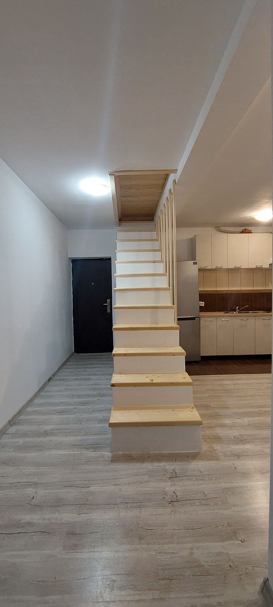 Vând apartament 2 camere + spațiu depozitare