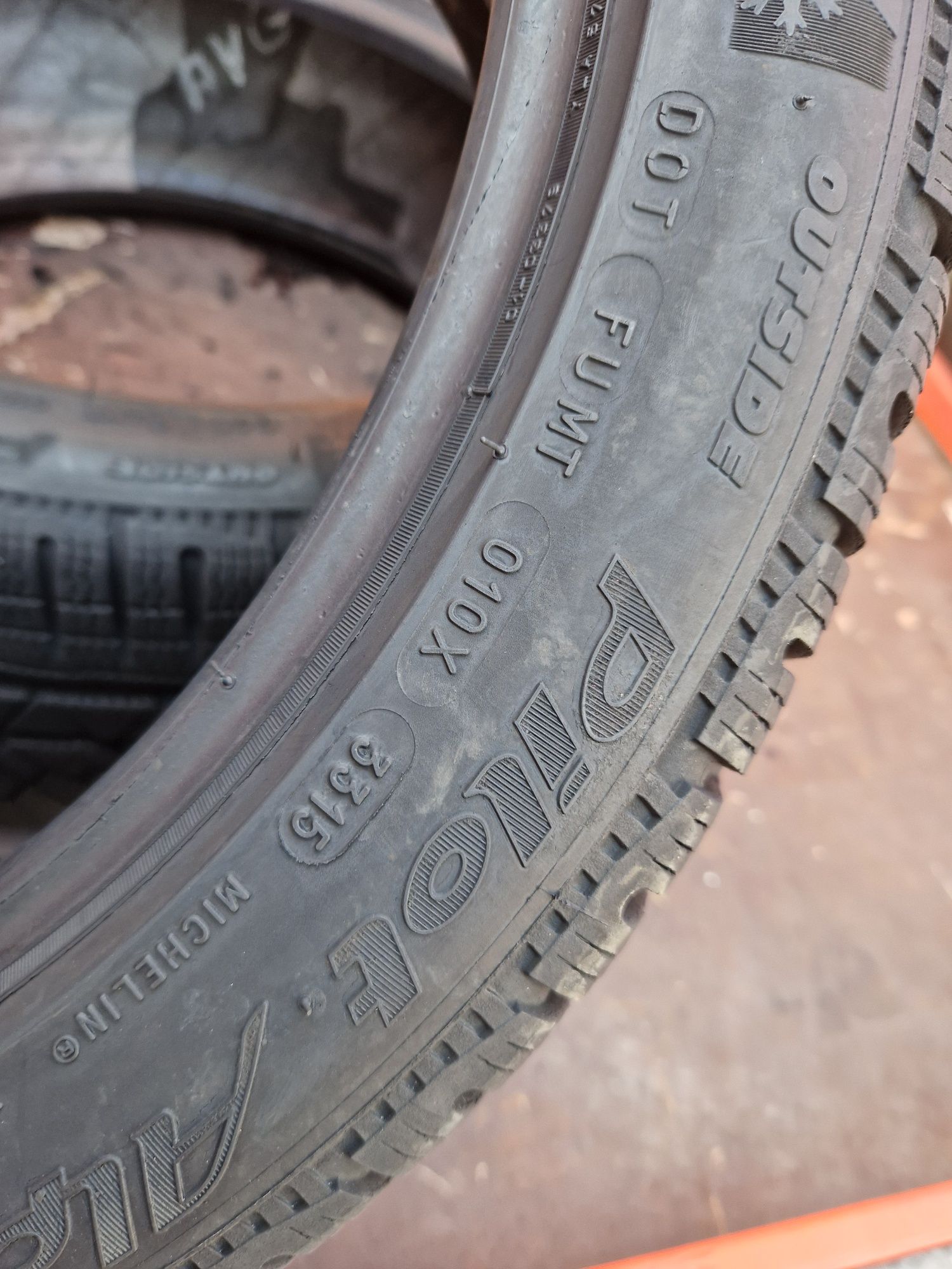 2 Anvelope Michelin  225 45 R18 M+S