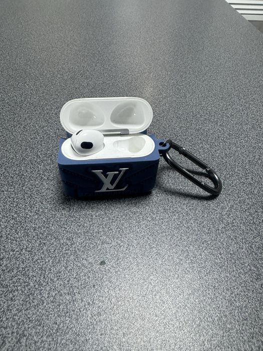 Продам airpods 3