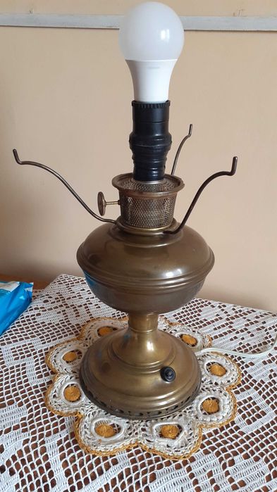 Lampa antica din alama