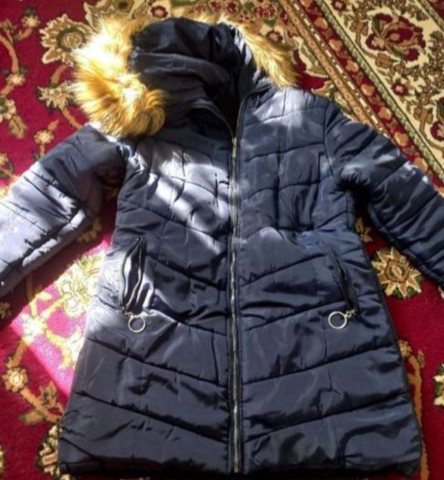 Srochna kurtka sotiladi