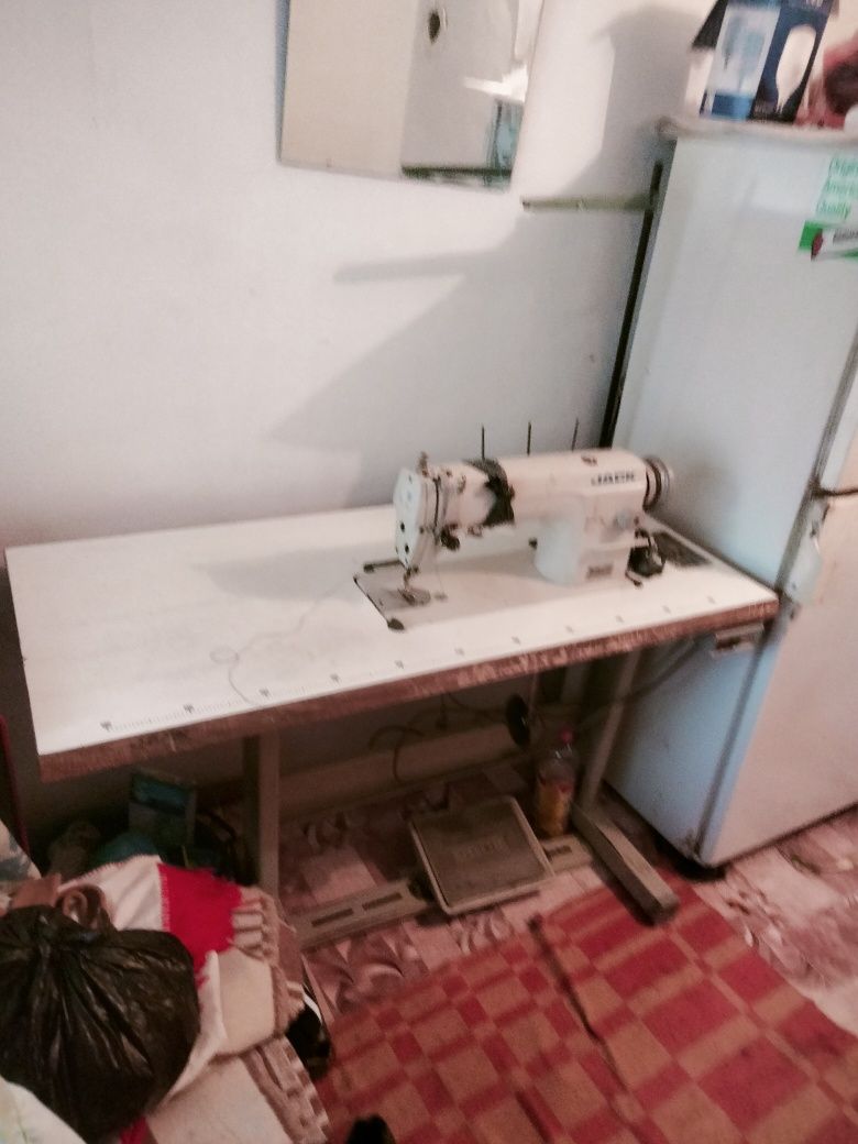Швейная машинка промышленная марки жак