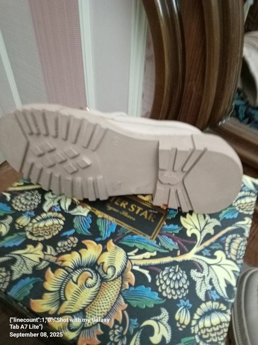 Yangi makasini sotiladi umuman kiyilmagan razmer 37