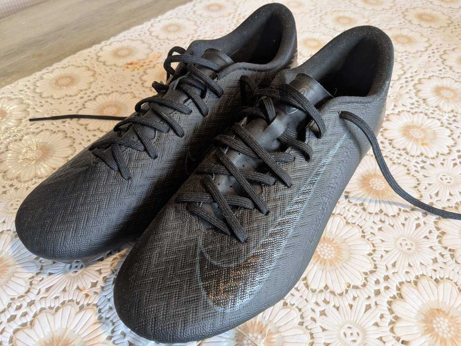 нови черни стоножки