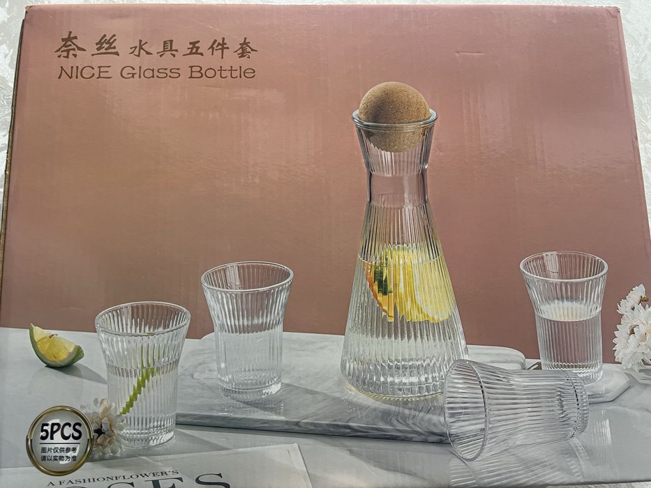 Графин со стаканами