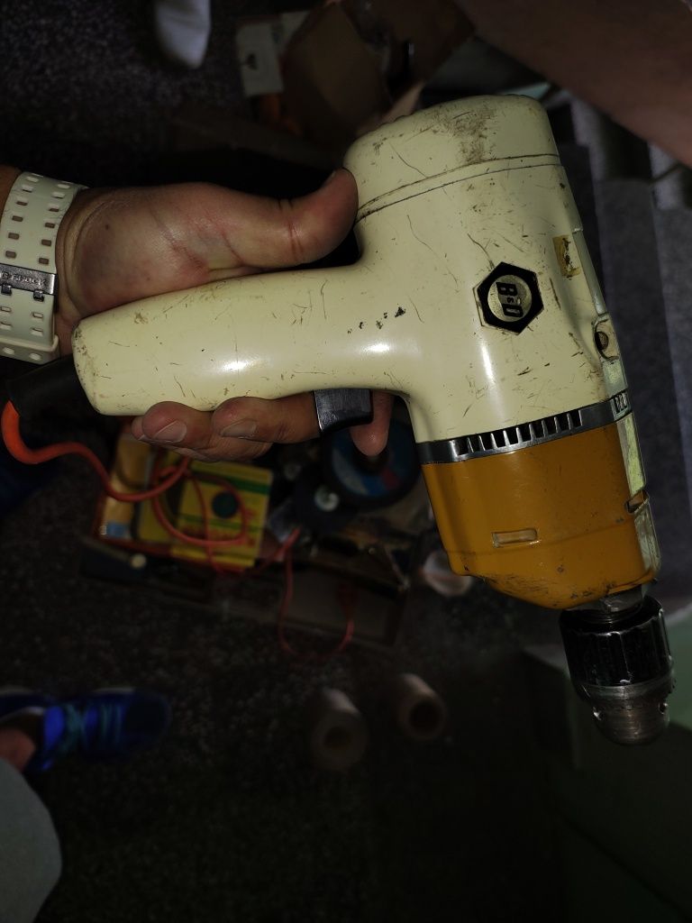 Бормашина комплект black decker