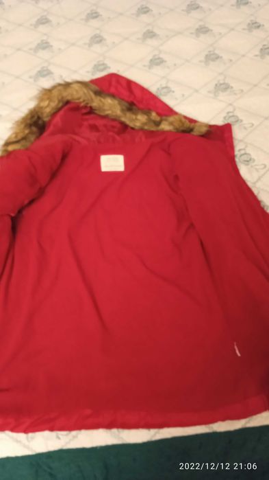 Продавам яке за зимата за ръст 164 см