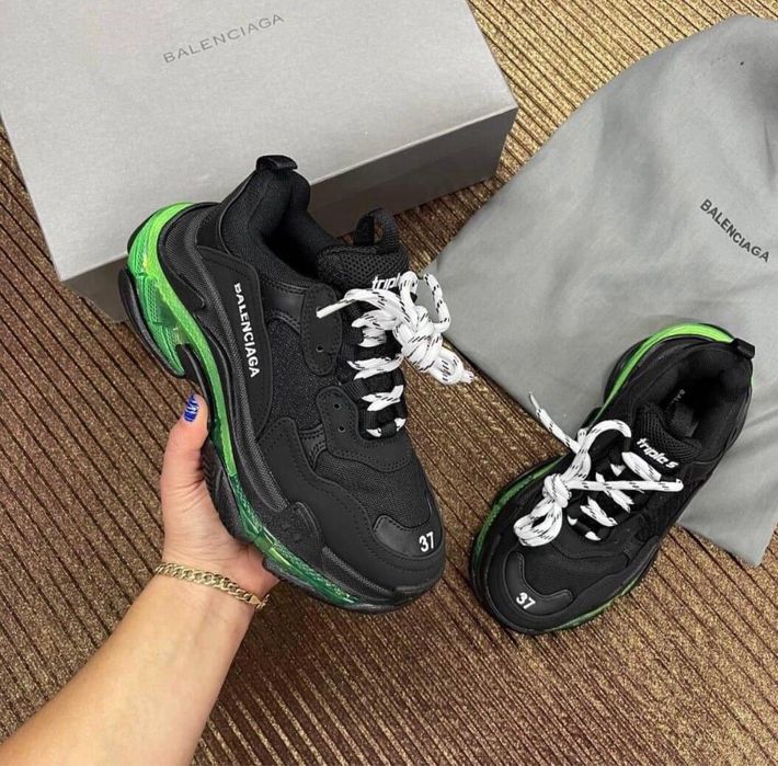 Balenciaga triple s