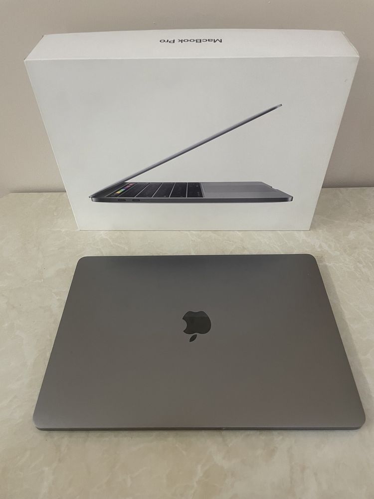 Macbook Pro 2018 8/512gb